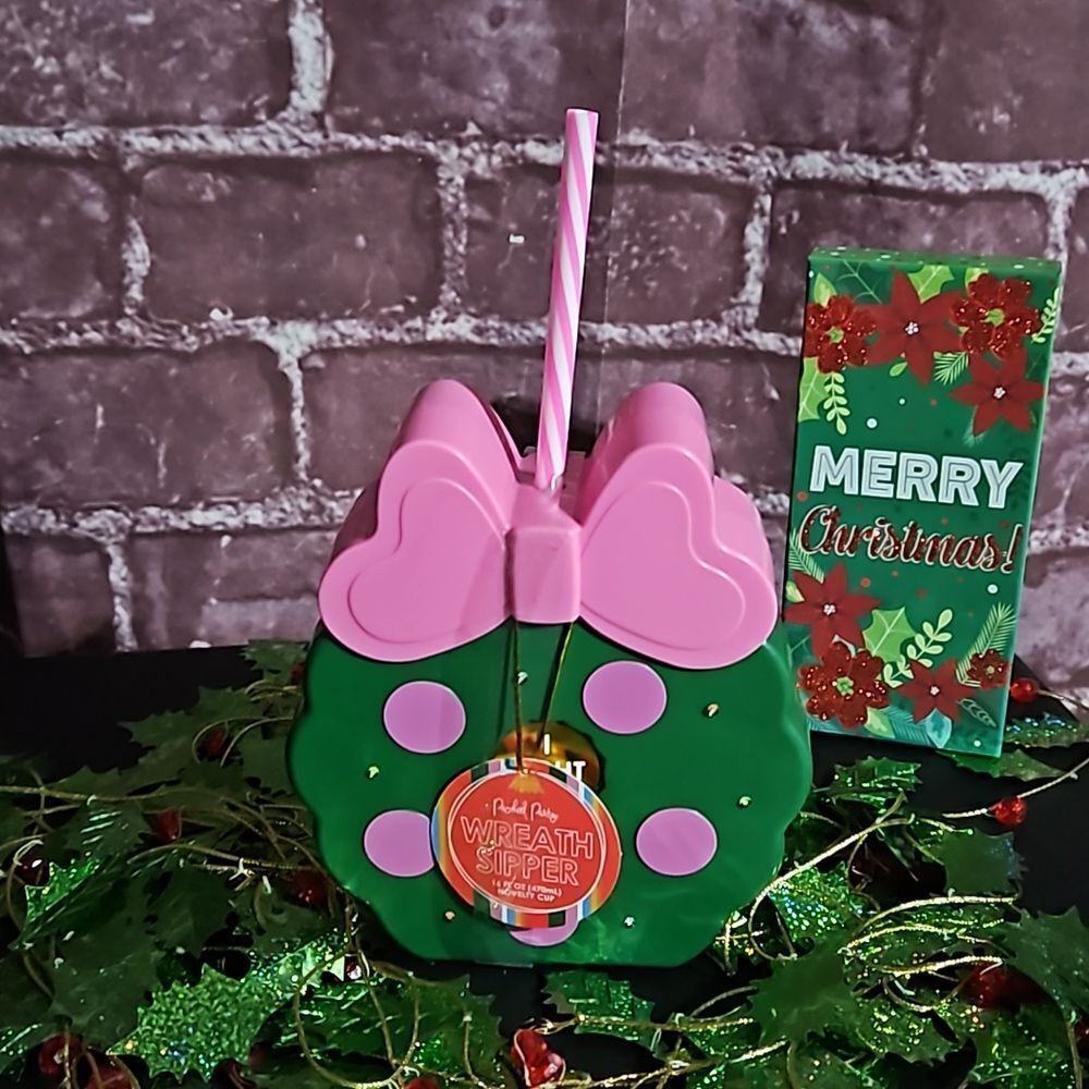 Packed Party  Light Up Wreath Sipper with Straw